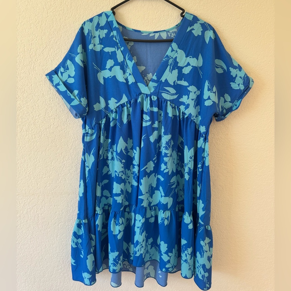 SHEIN Blue and White Patterned Top